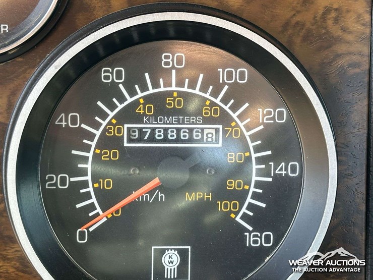 kenworth-t800b-image-13