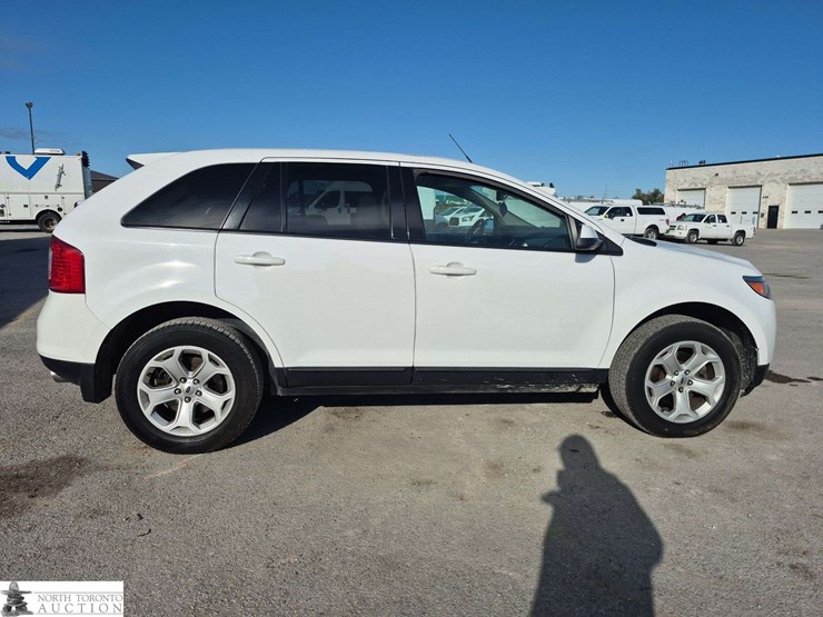 2014-ford-edge-image-4