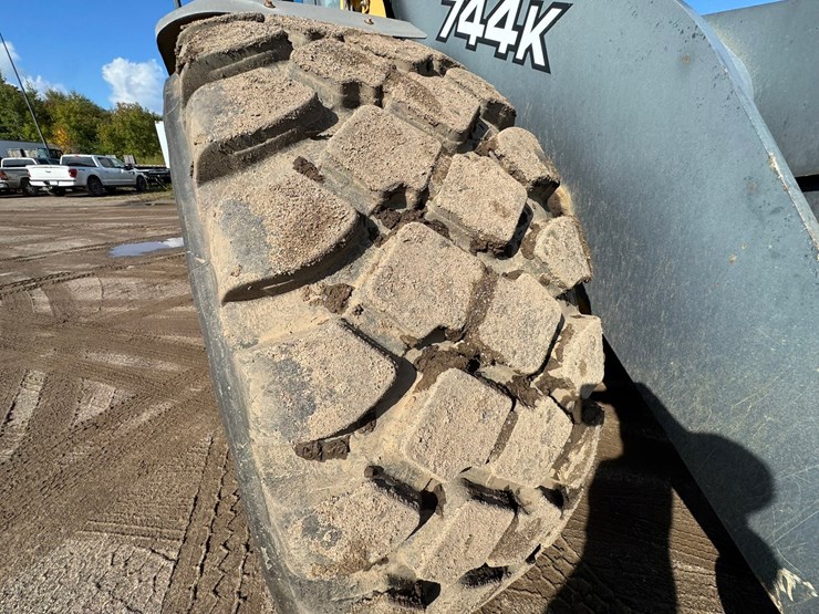 deere-744k-image-82