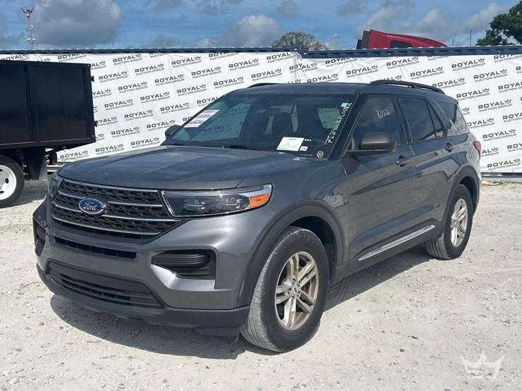 2022-ford-explorer-image-1