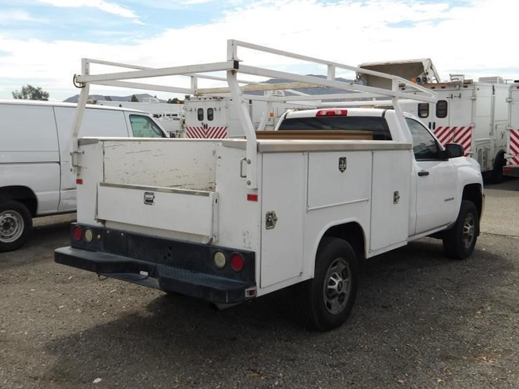 2015-chevrolet-2500-image-4