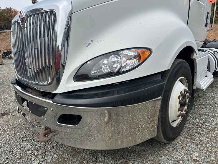 2015-international-prostar-image-10