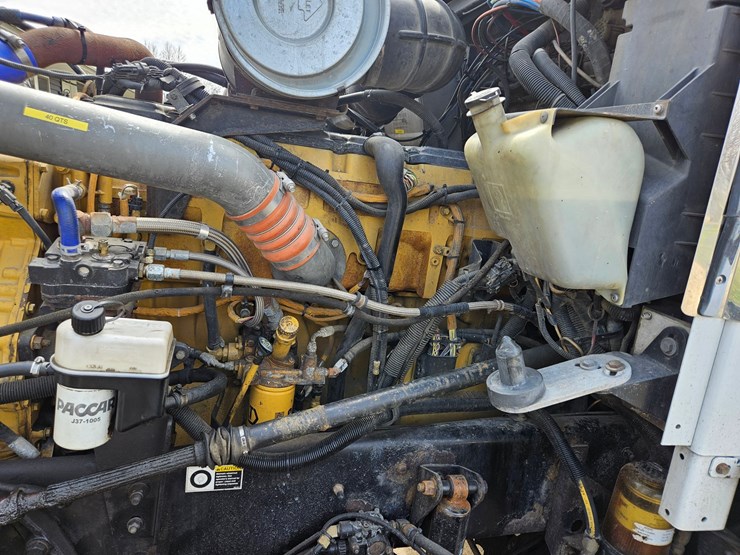2006-kenworth-t600-image-19