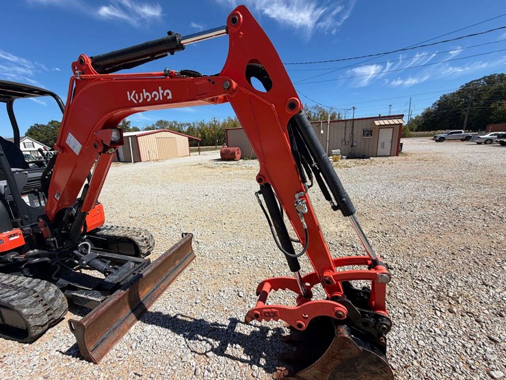 2023-kubota-kx033-4-image-21