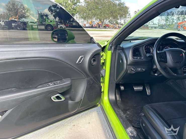 2023-dodge-challenger-coupe-image-15
