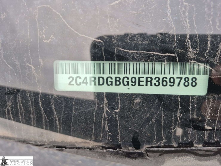 2014-dodge-grand-caravan-sxt-image-15