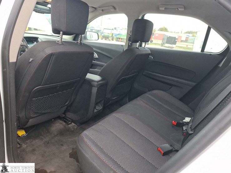 2017-chevrolet-equinox-image-14