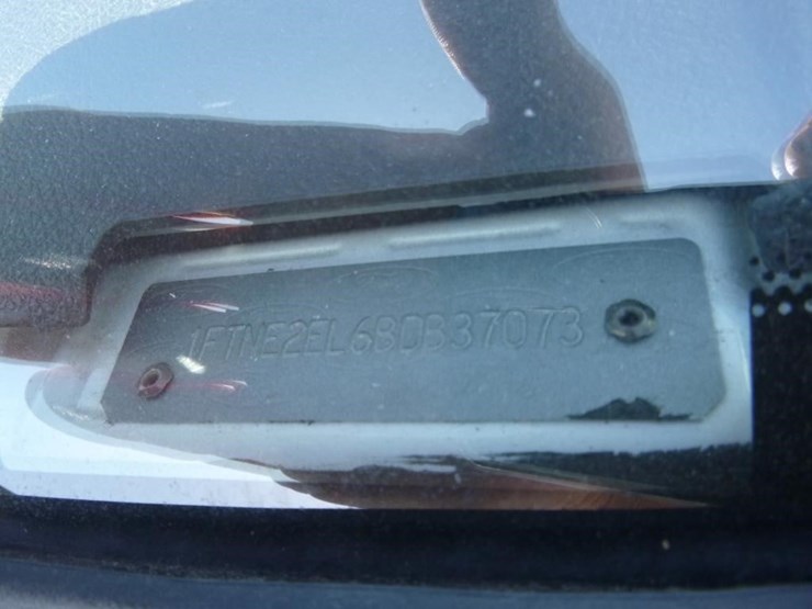 2011-ford-cargo-image-14