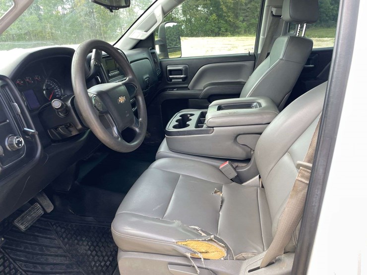 2015-chevrolet-silverado-2500-image-10