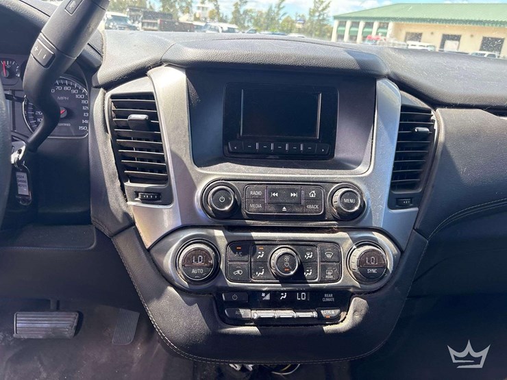 2015-chevrolet-tahoe-image-15