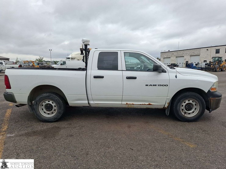 2011-dodge-1500-image-4