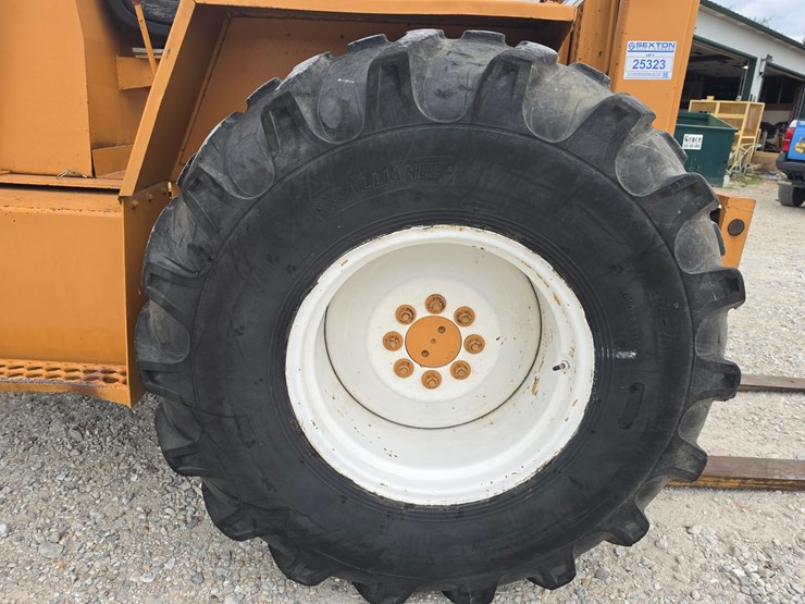 #25323-•-allis-chalmers-708c-fork-lift-image-65