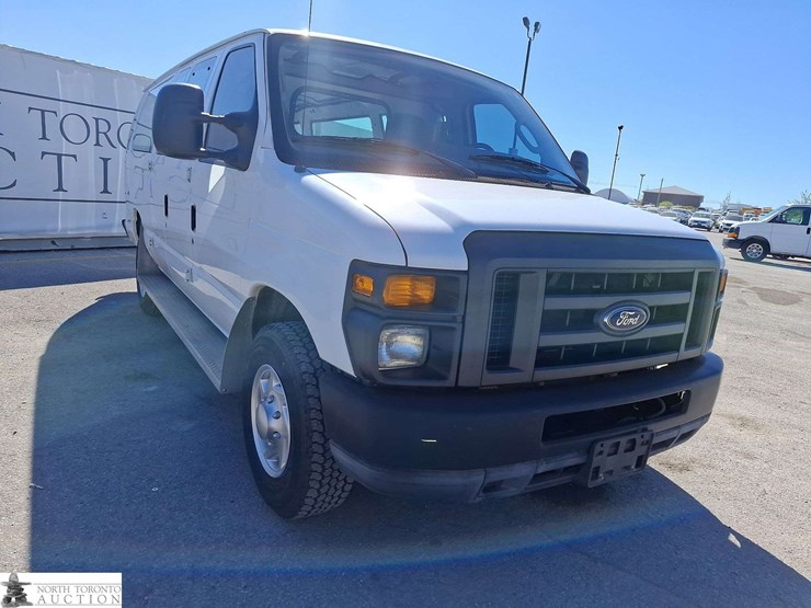 2011-ford-cargo-image-3
