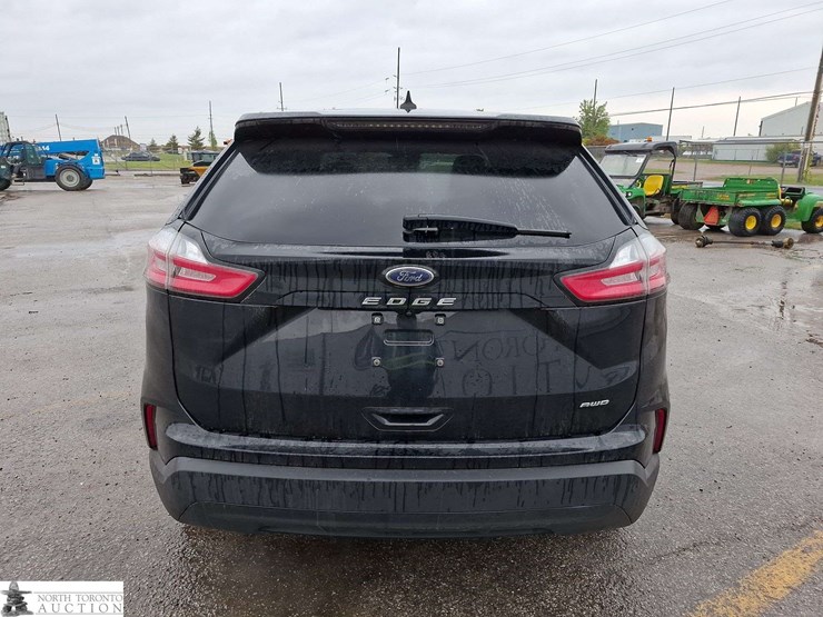 2021-ford-edge-image-6