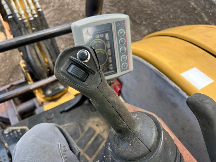 2012-caterpillar-303-image-20
