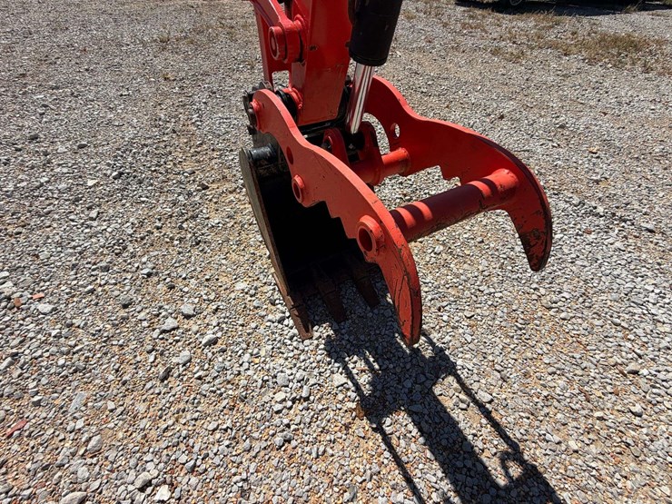 2023-kubota-kx033-4-image-15