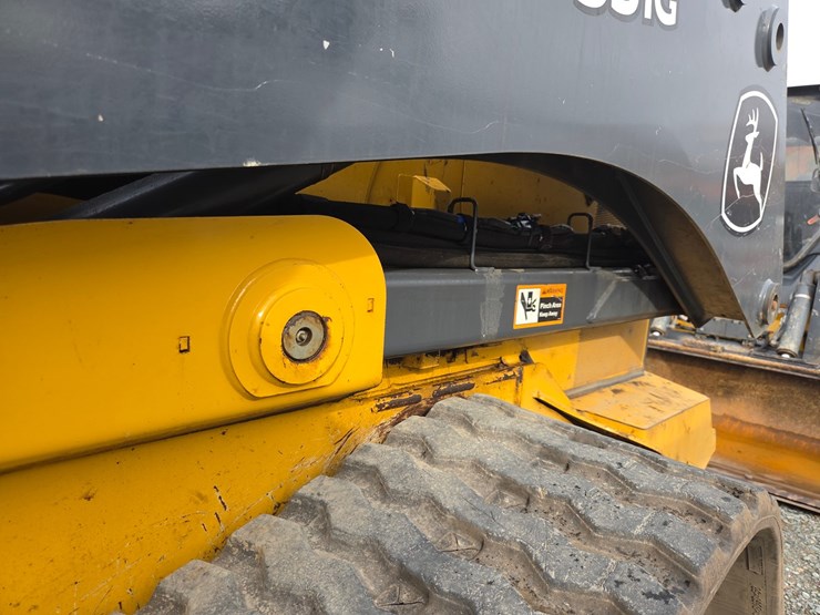 2020-deere-331g-image-18