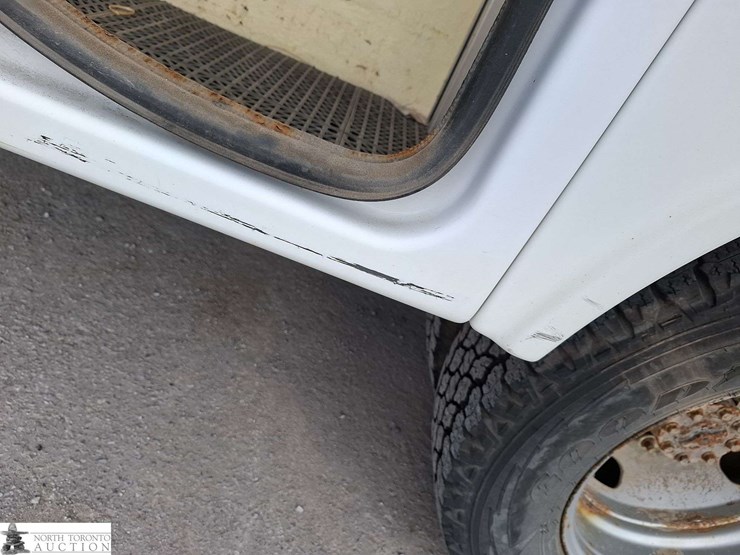2012-ford-f350-image-32