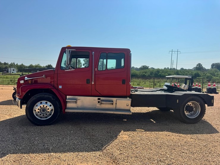 2001-freightliner-fl80-image-2