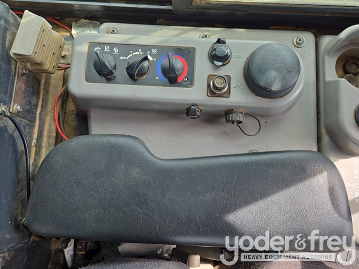 2024-komatsu-d71pxi-24-image-59