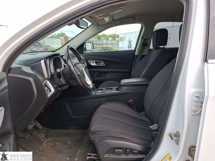 2017-chevrolet-equinox-image-10