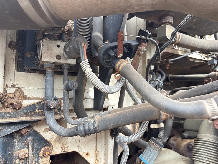 2013-western-star-4900sa-image-50