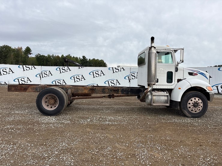 2007-peterbilt-335-image-6