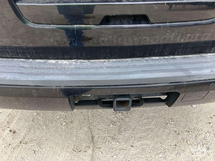2019-chevrolet-tahoe-image-21