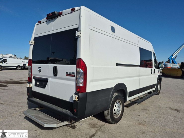 2019-ram-promaster-cargo-van-image-5