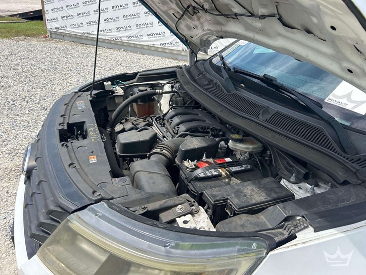 2016-ford-explorer-image-9
