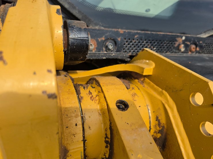 2007-caterpillar-953d-image-84