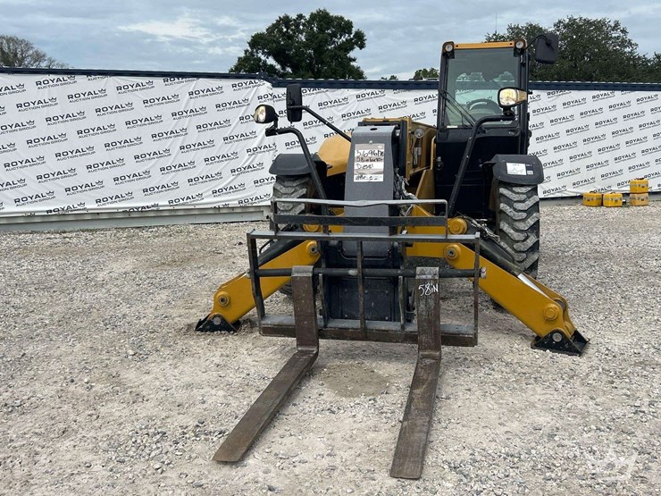 2019-caterpillar-th514d-image-28