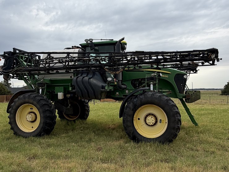2010-john-deere-4830-image-1
