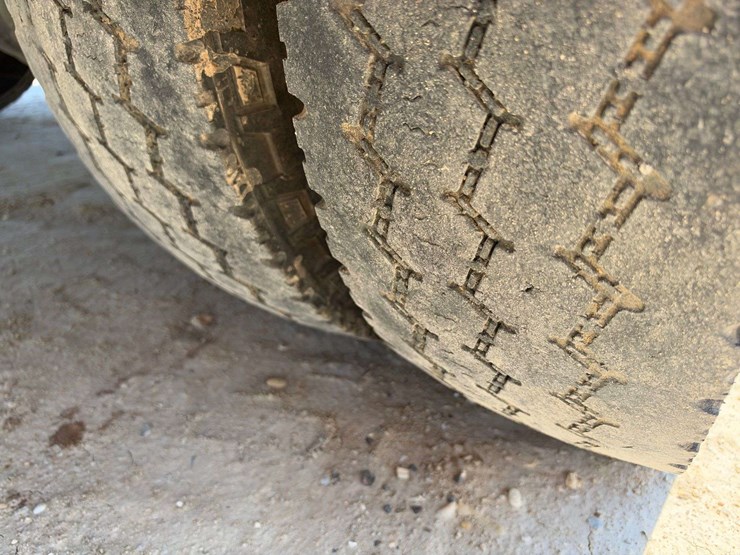 2014-ford-f550-image-23
