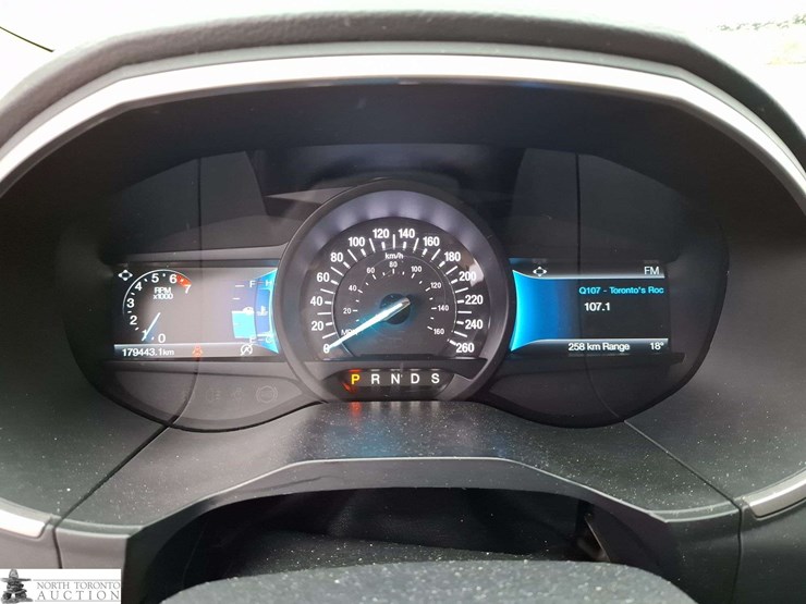 2021-ford-edge-image-10