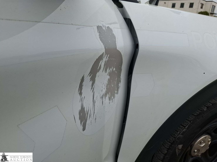 2021-ford-explorer-image-26