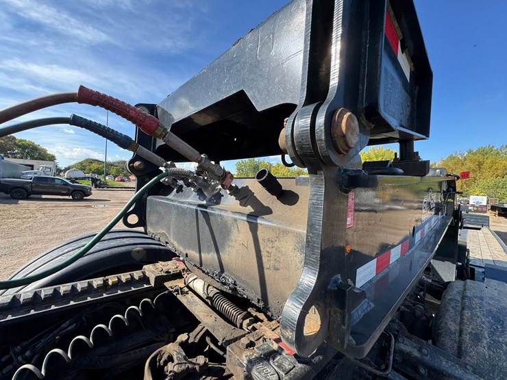2022-globe-lowboy-image-75
