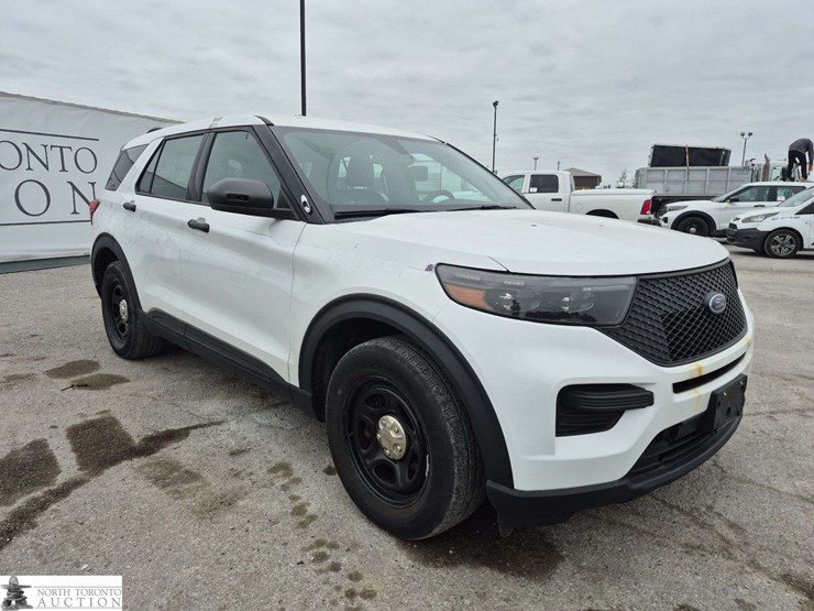 2021-ford-explorer-image-3