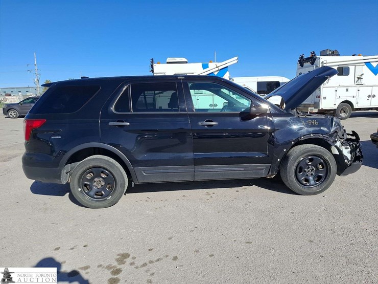 2017-ford-explorer-image-4