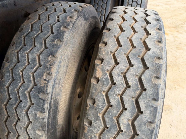 2007-mack-granite-ctp713b-image-19