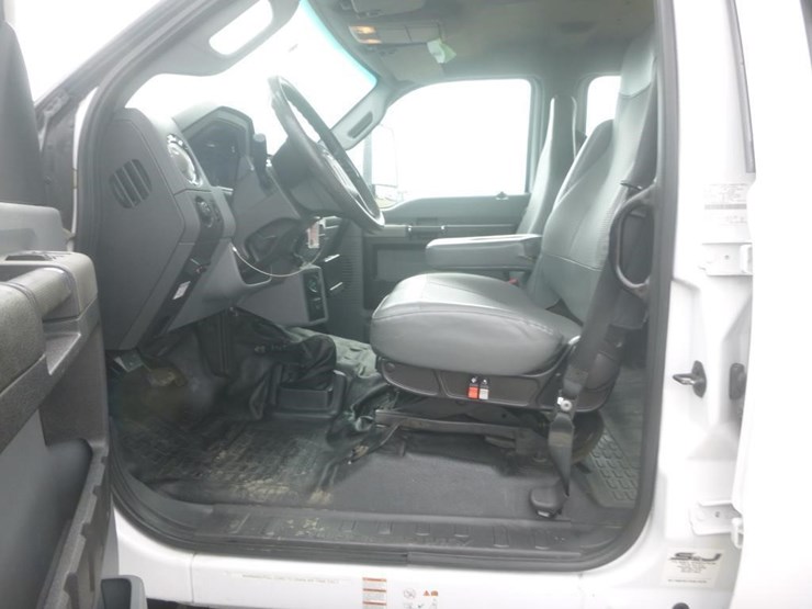 2016-ford-f650-xlt-image-12