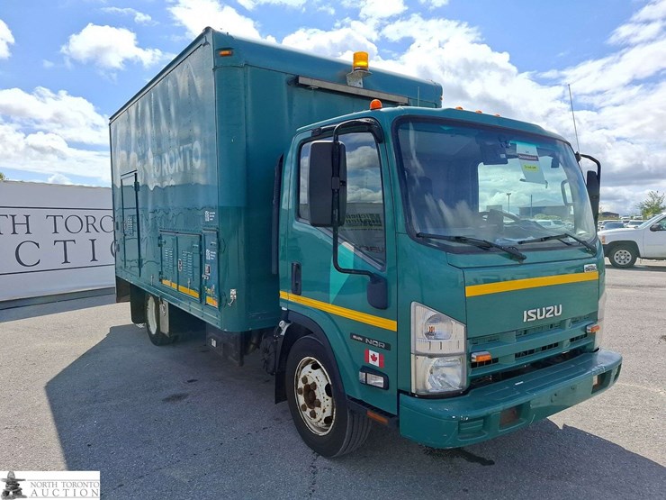 2014-isuzu-nqr-image-3
