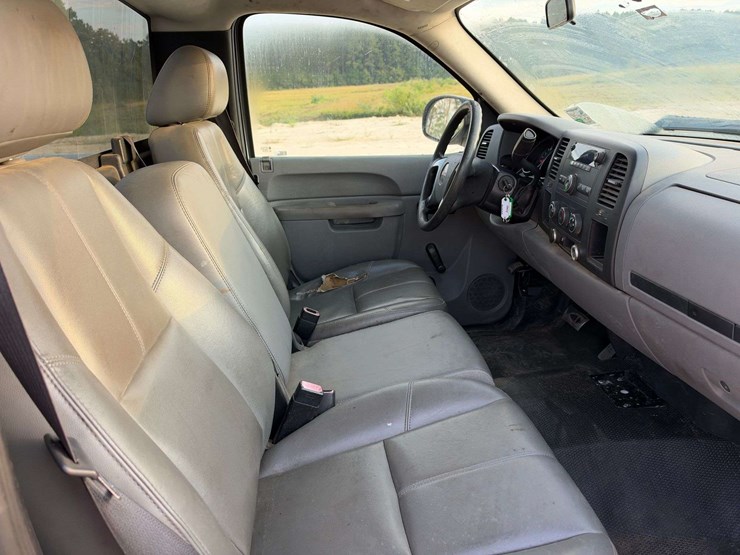 2010-gmc-sierra-1500-image-16