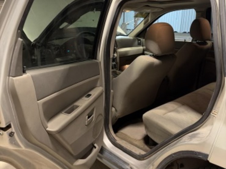 2007-jeep-grand-cherokee-laredo-image-27