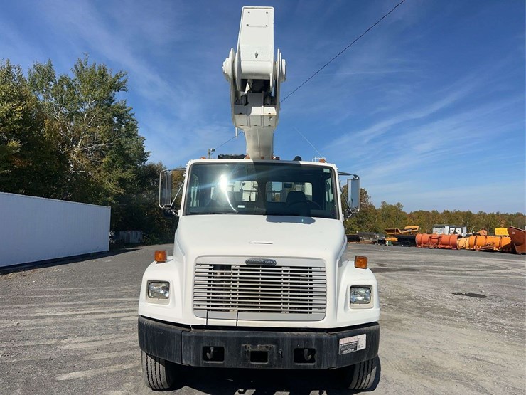 2002-freightliner-fl70-image-2