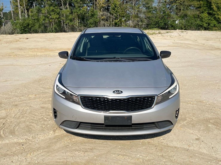2017-kia-forte-4-door-sedan-(181,895-miles)-image-5