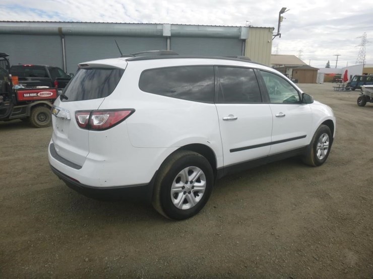2017-chevrolet-traverse-image-3