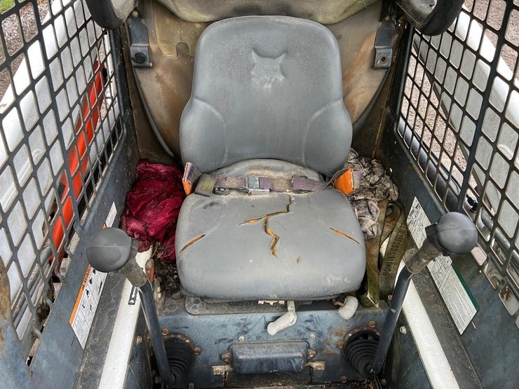 2004-bobcat-t180-image-16
