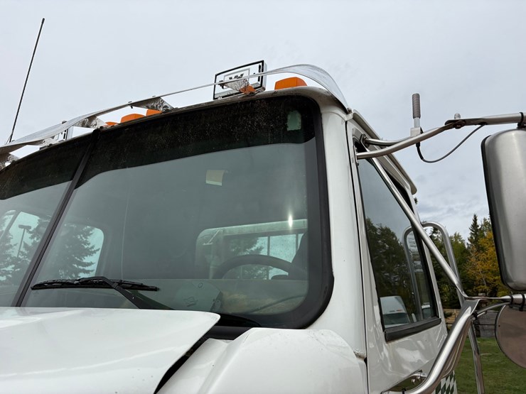 2013-western-star-4900sa-image-3