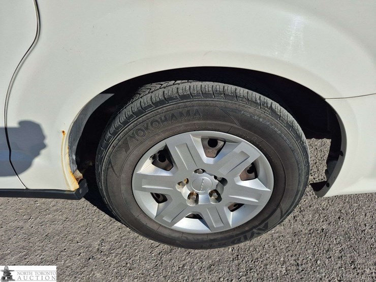 2011-dodge-grand-caravan-se-image-21